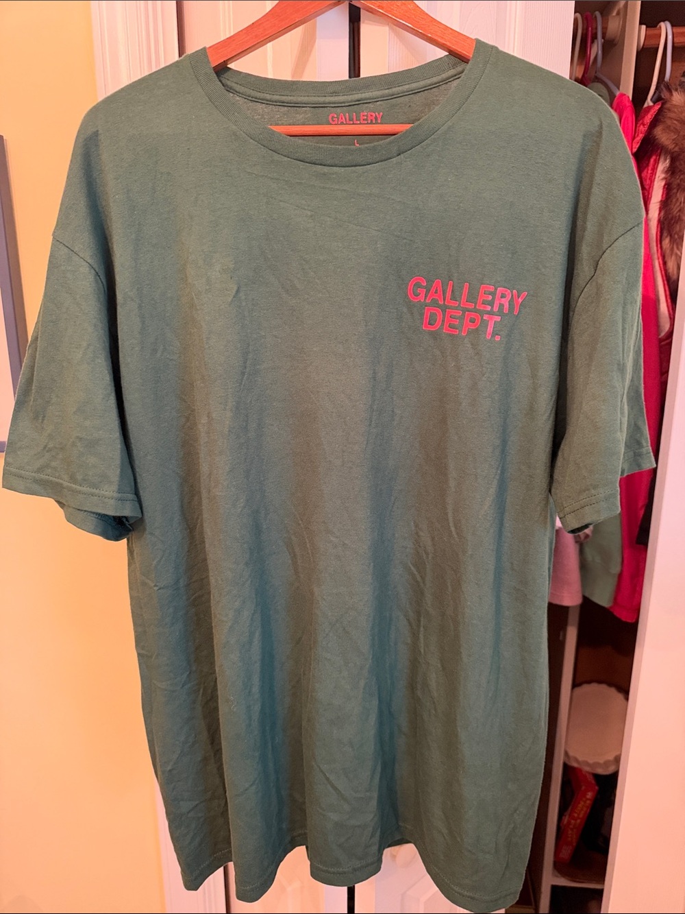 Gallery Dept. Men’s Green Logo Crew T-Shirt- Large